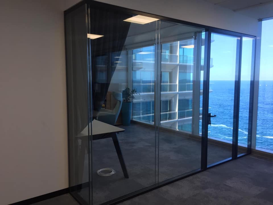 Double Glass Office 1