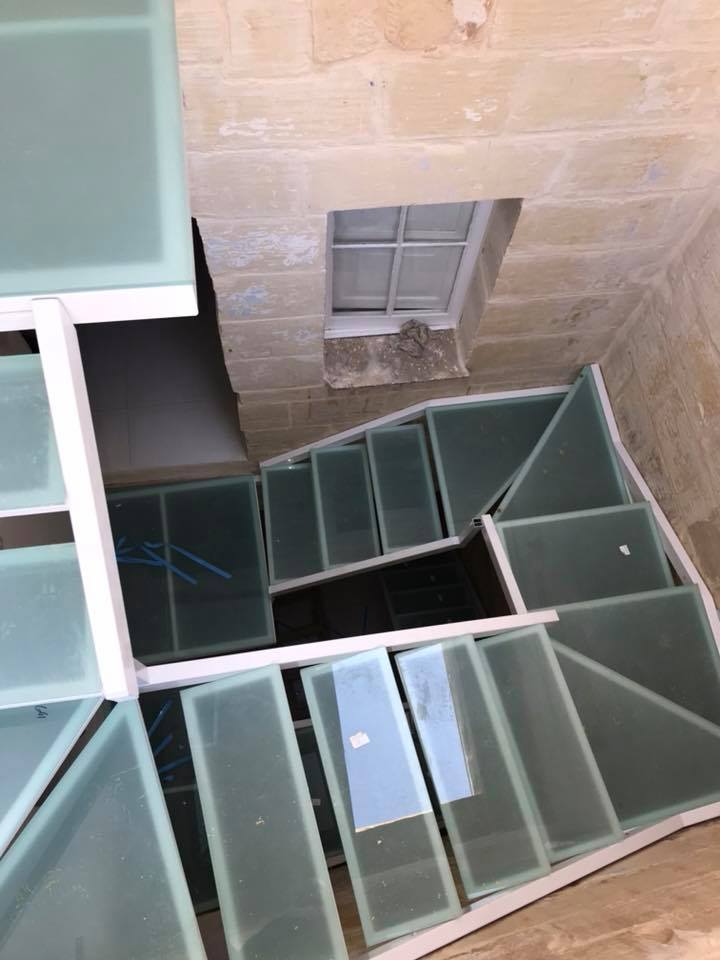 Stairs safety glass